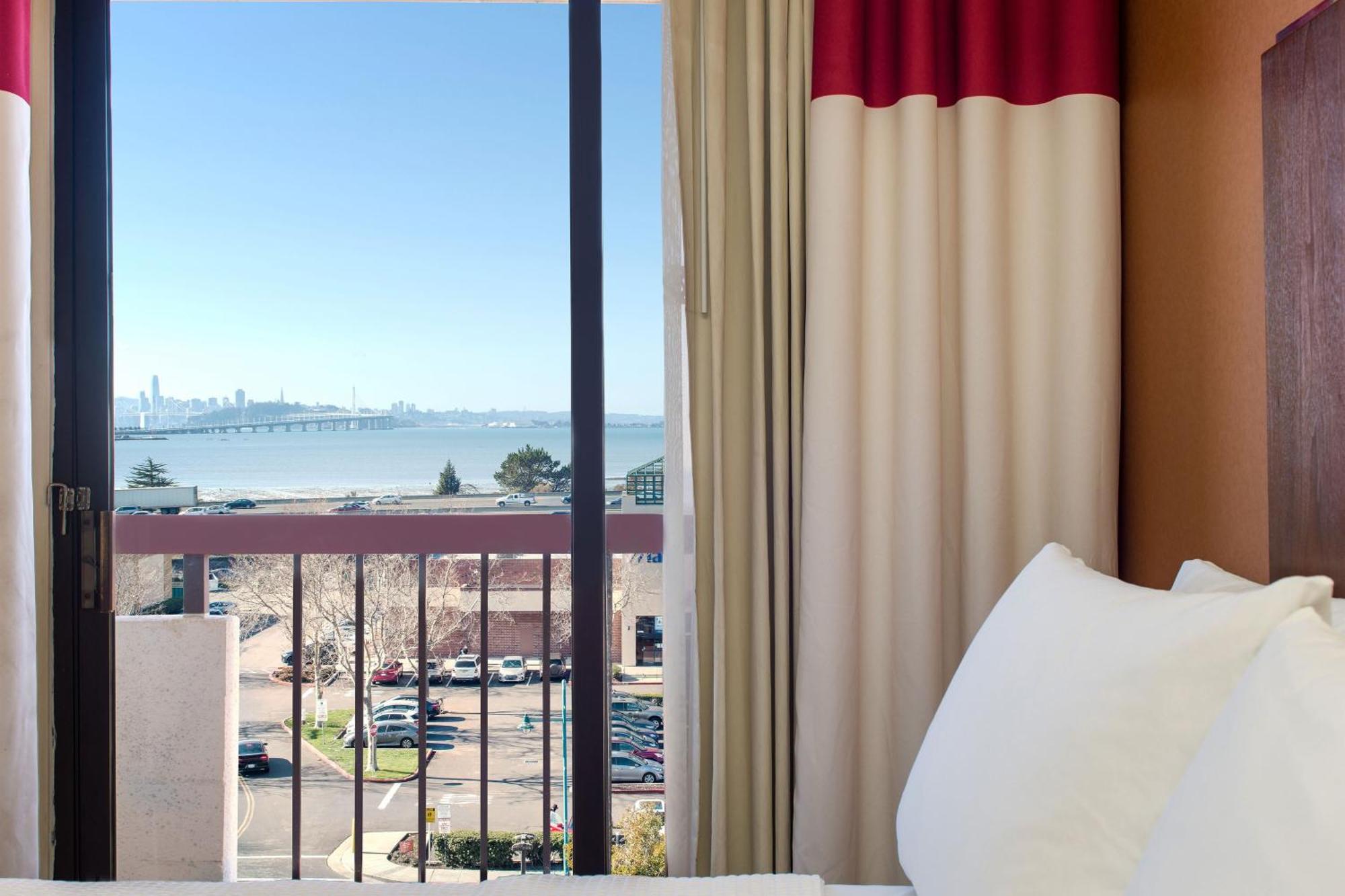 Four Points By Sheraton - San Francisco Bay Bridge Эмеривилл Экстерьер фото